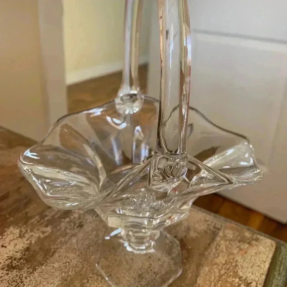 Vintage new martinsville glass basket - Picture 2 of 12